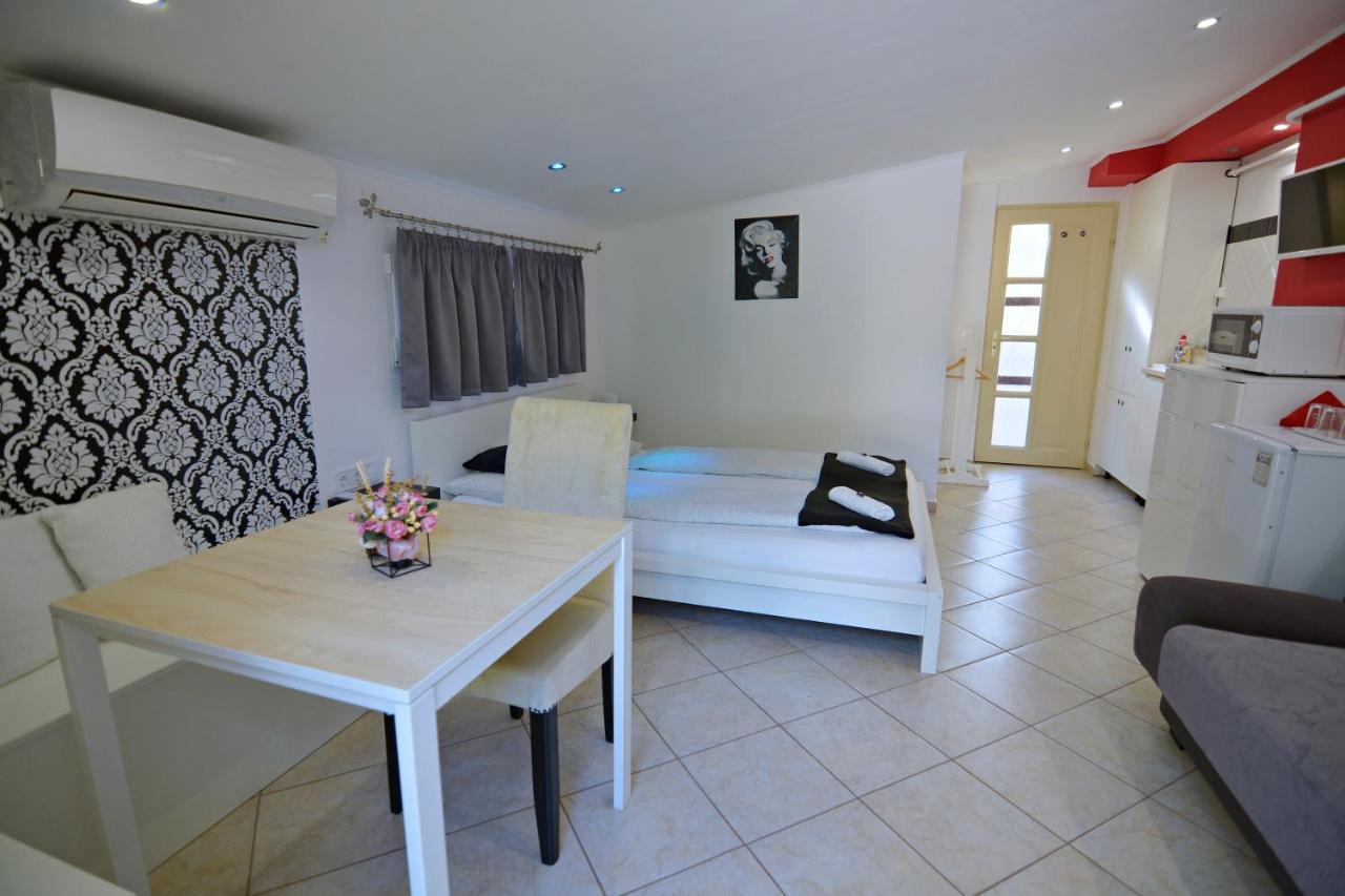 R.Gold Apartman Makó Exteriör bild